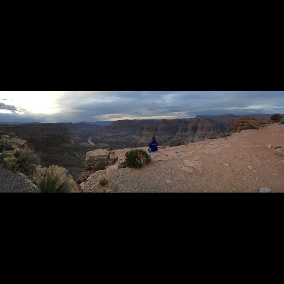 Meet your Posher, H - Picture 1 of 1